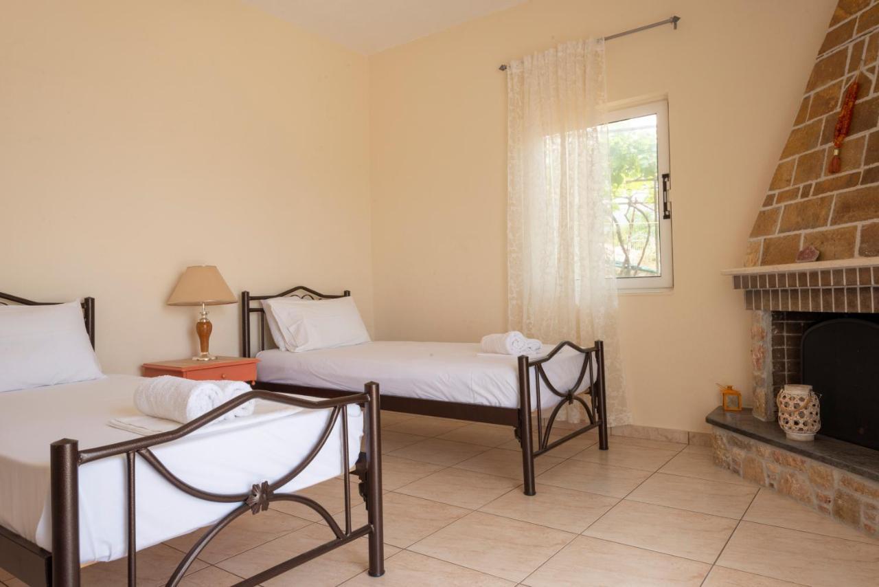 Janakis Apartments Himare Exterior photo
