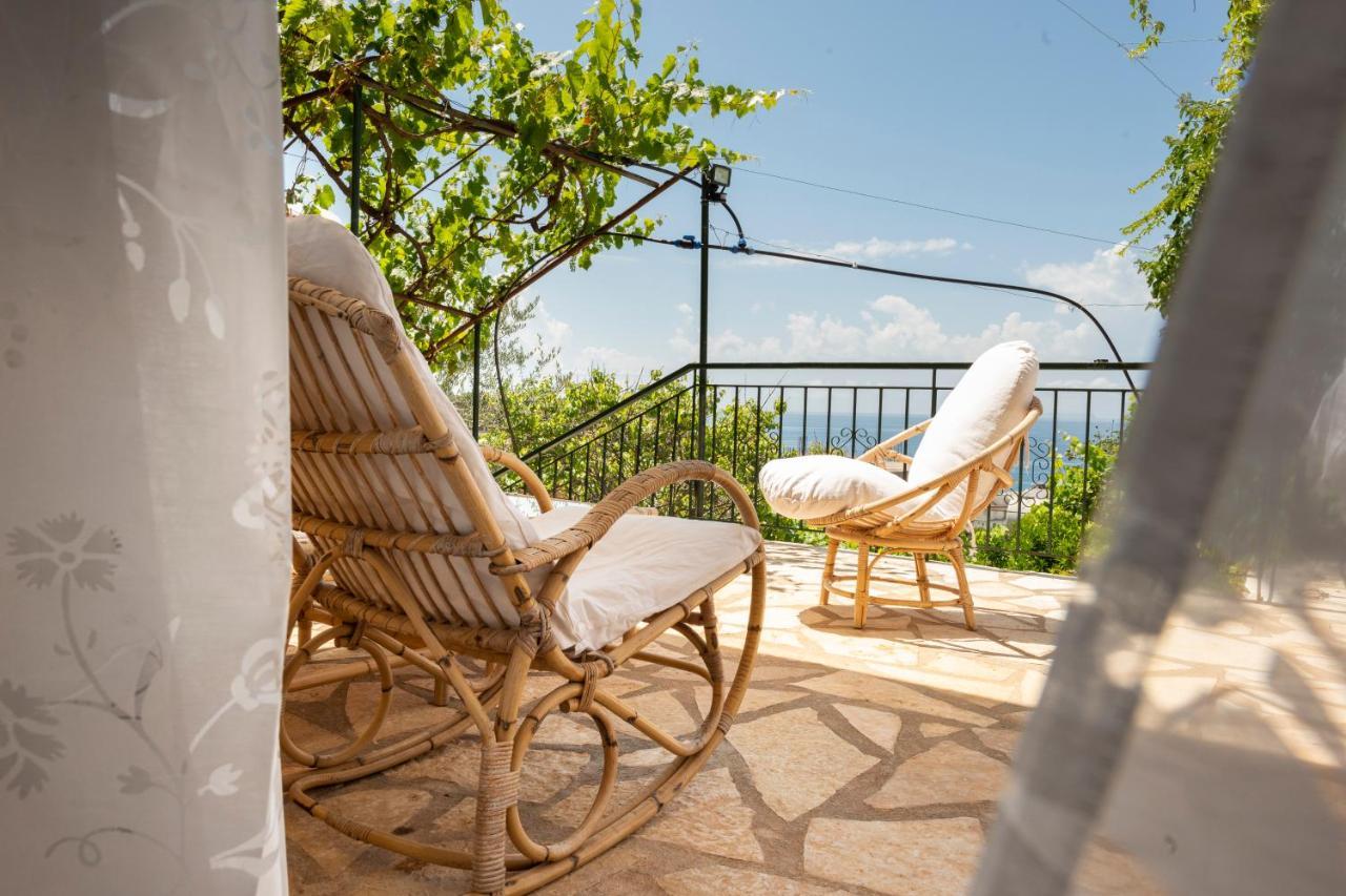 Janakis Apartments Himare Exterior photo